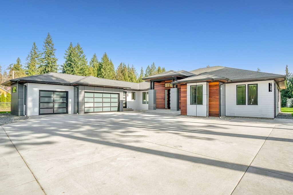 Driveway and concrete pressure washing service
